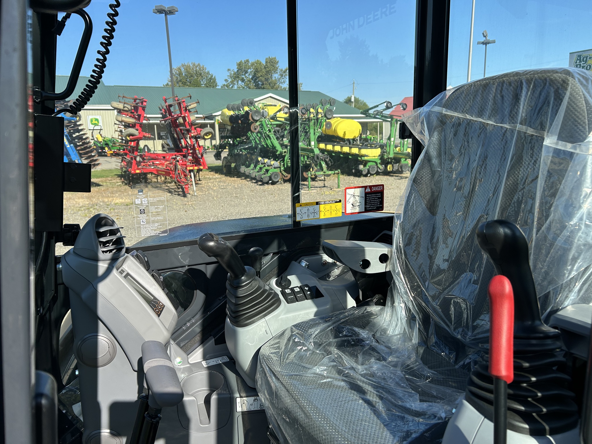 2025 John Deere 60 P Image 7