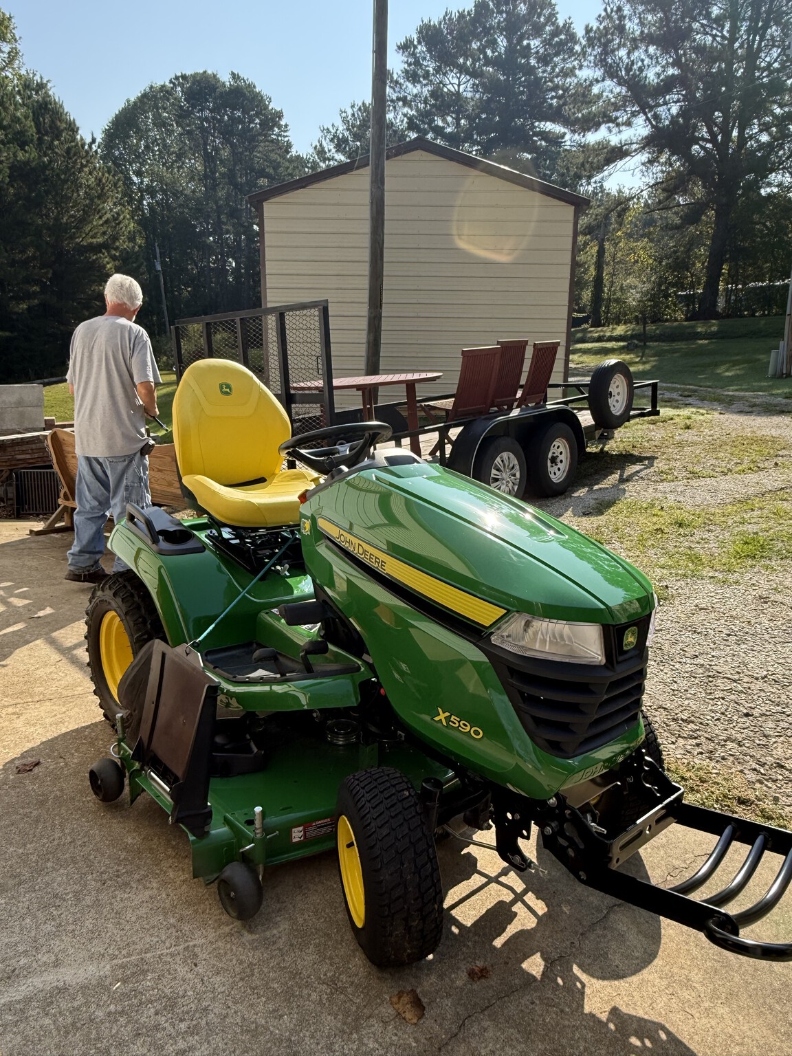 2025 John Deere X590 Image 3