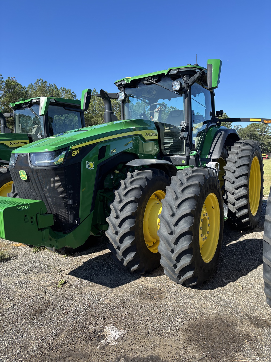 2024 John Deere 8R 370 Image 3