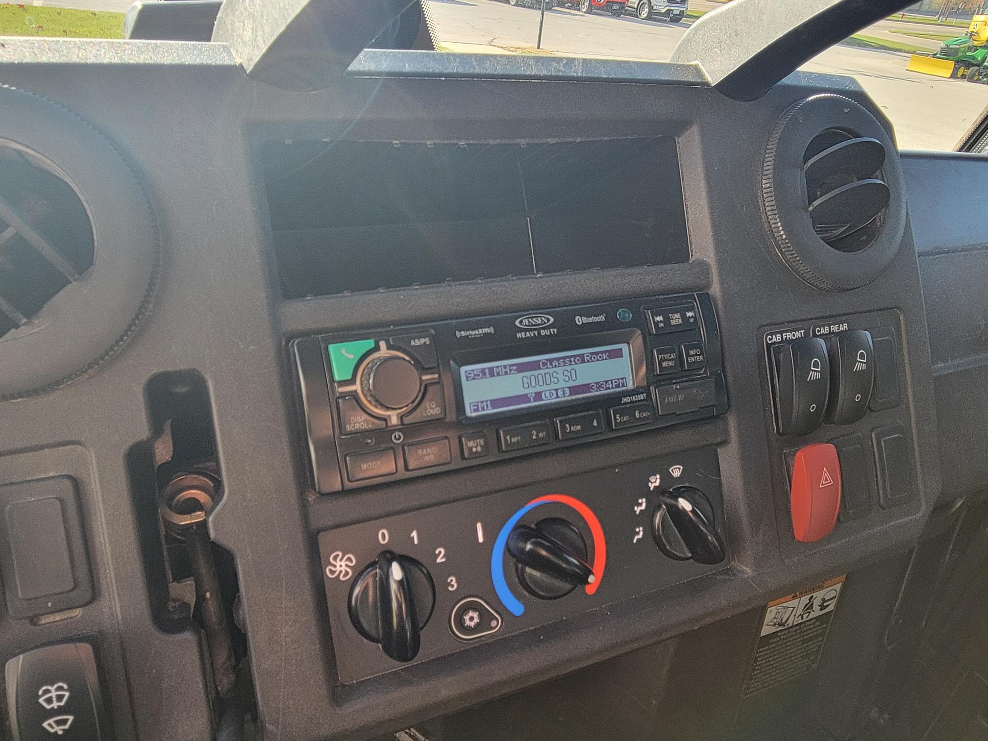 2023 John Deere XUV 835M Image 20