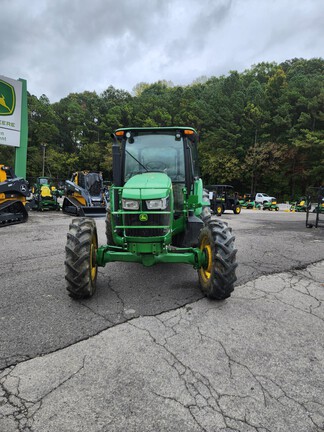 2016 John Deere 5085E