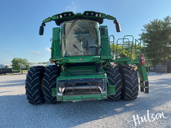 Photo of 2023 John Deere S780