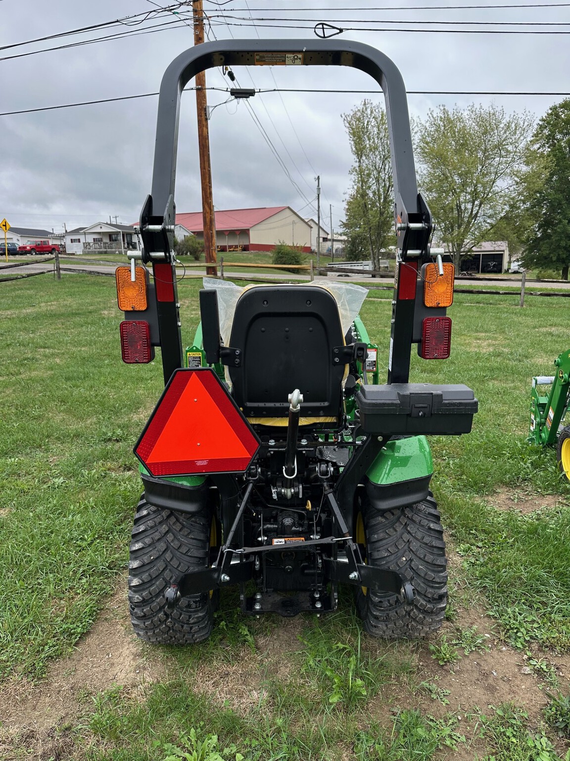 2025 John Deere 1025R Image 2