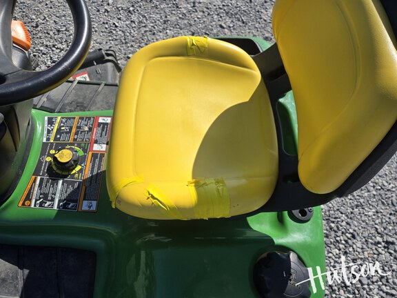 Photo of 2011 John Deere X324