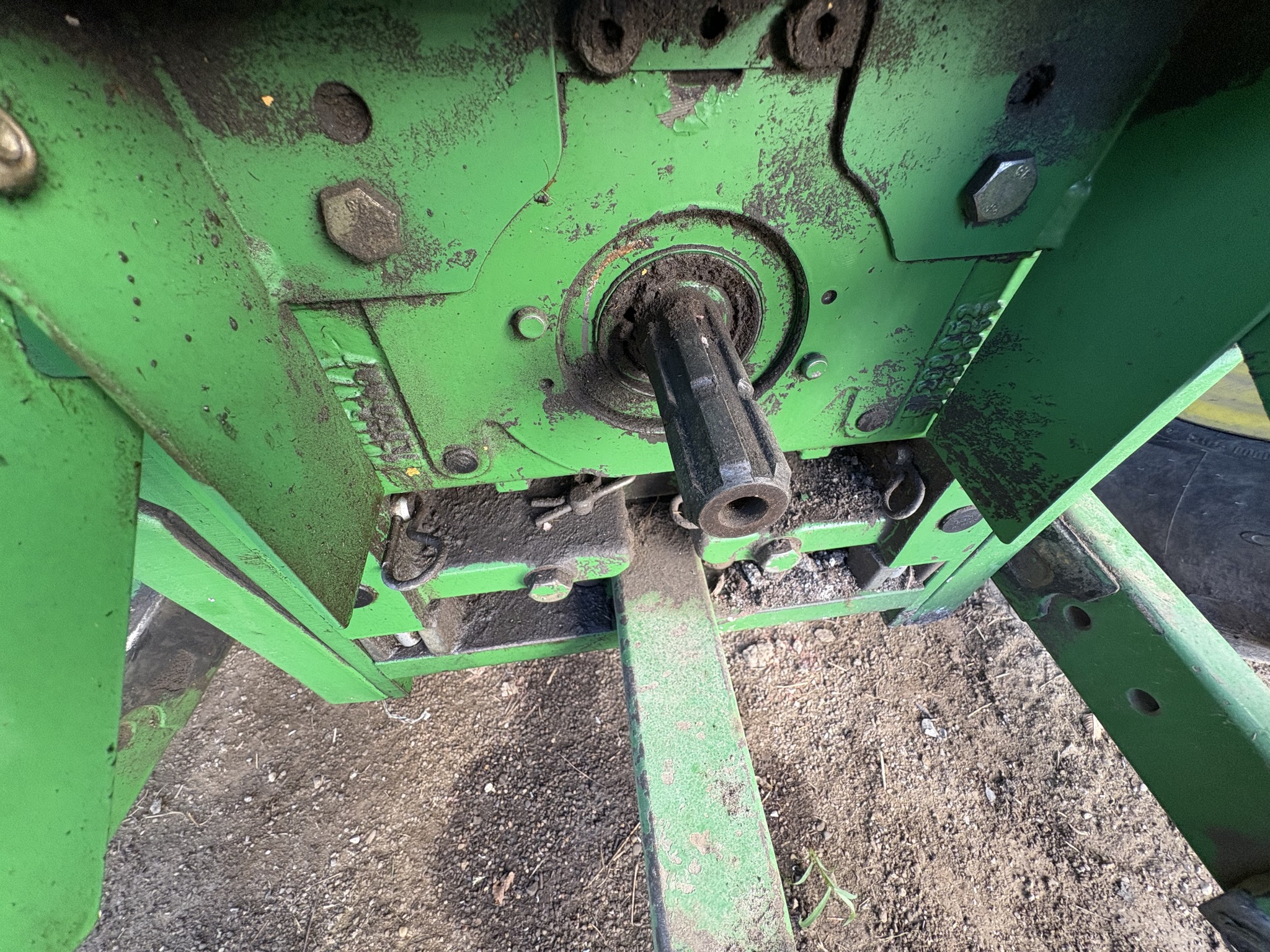 2013 John Deere 6125R Image 9