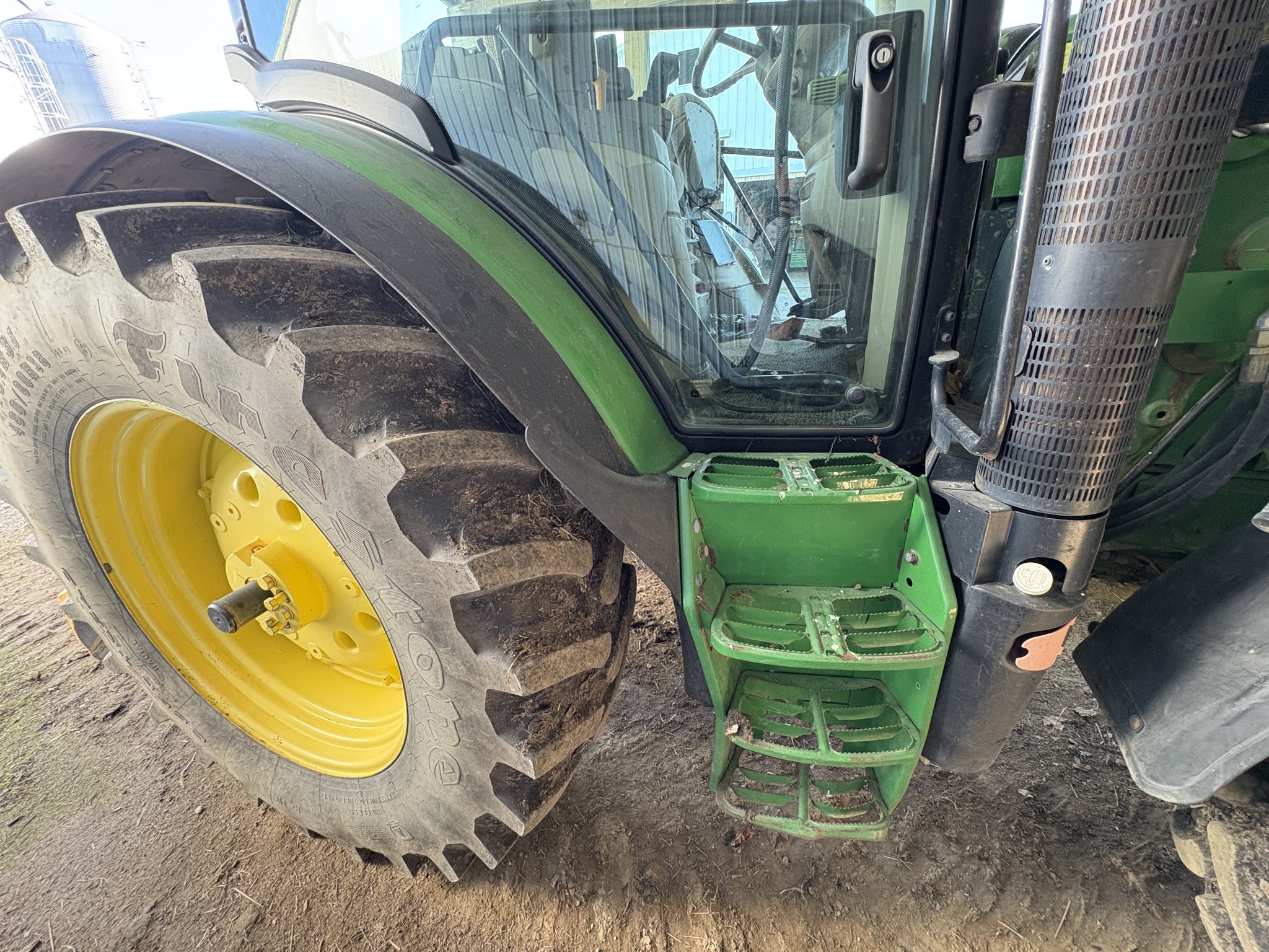2013 John Deere 6125R Image 11