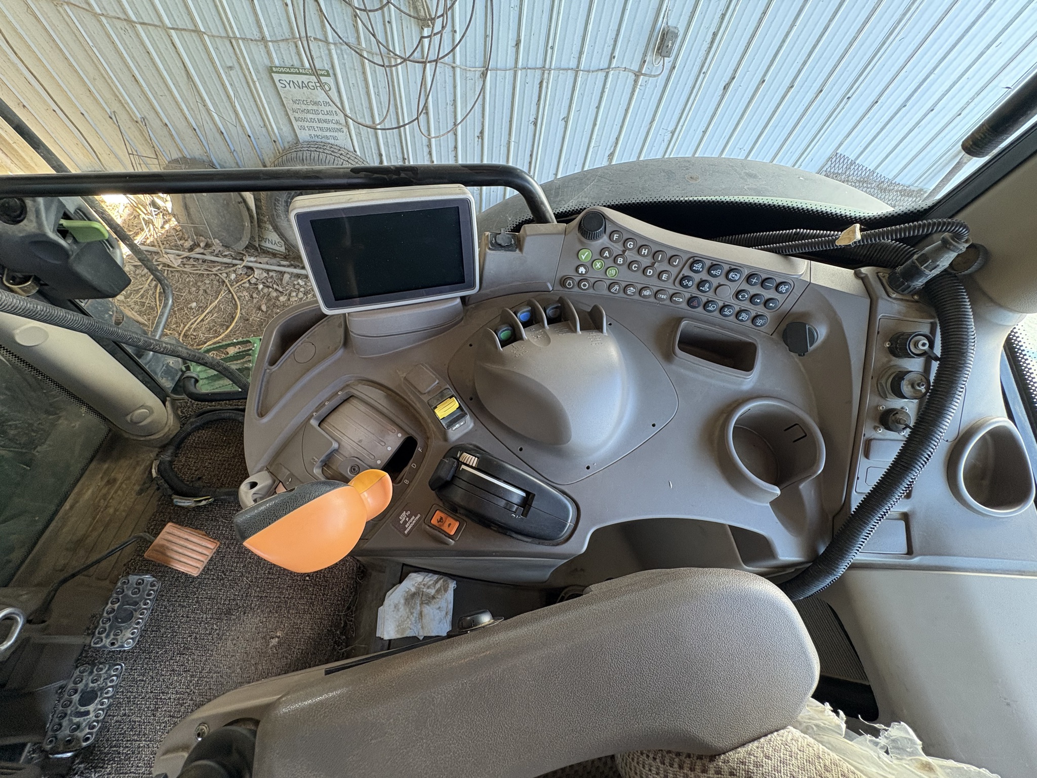 2013 John Deere 6125R Image 24