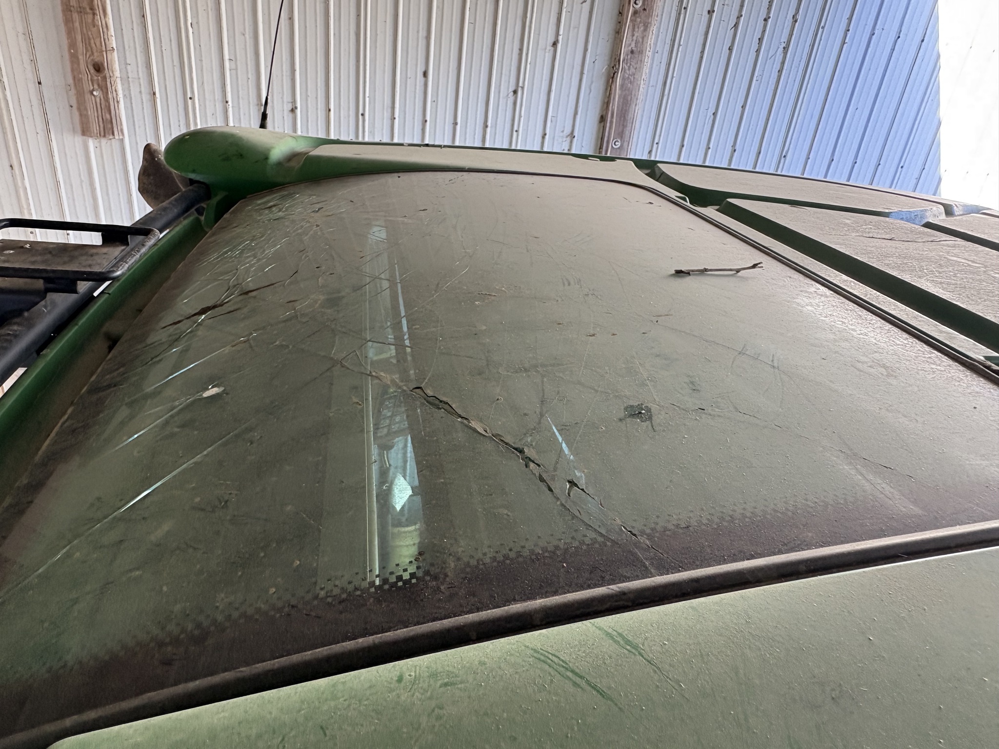 2013 John Deere 6125R Image 30