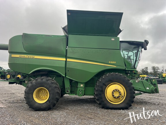 Photo of 2013 John Deere S680