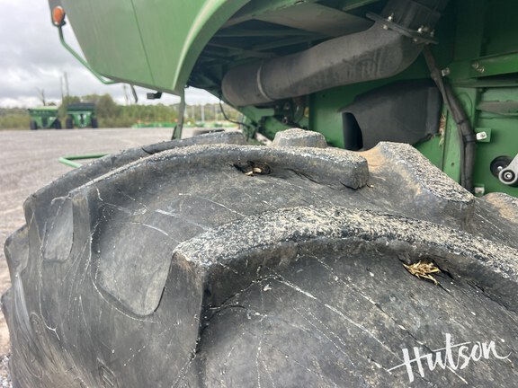 Photo of 2013 John Deere S680