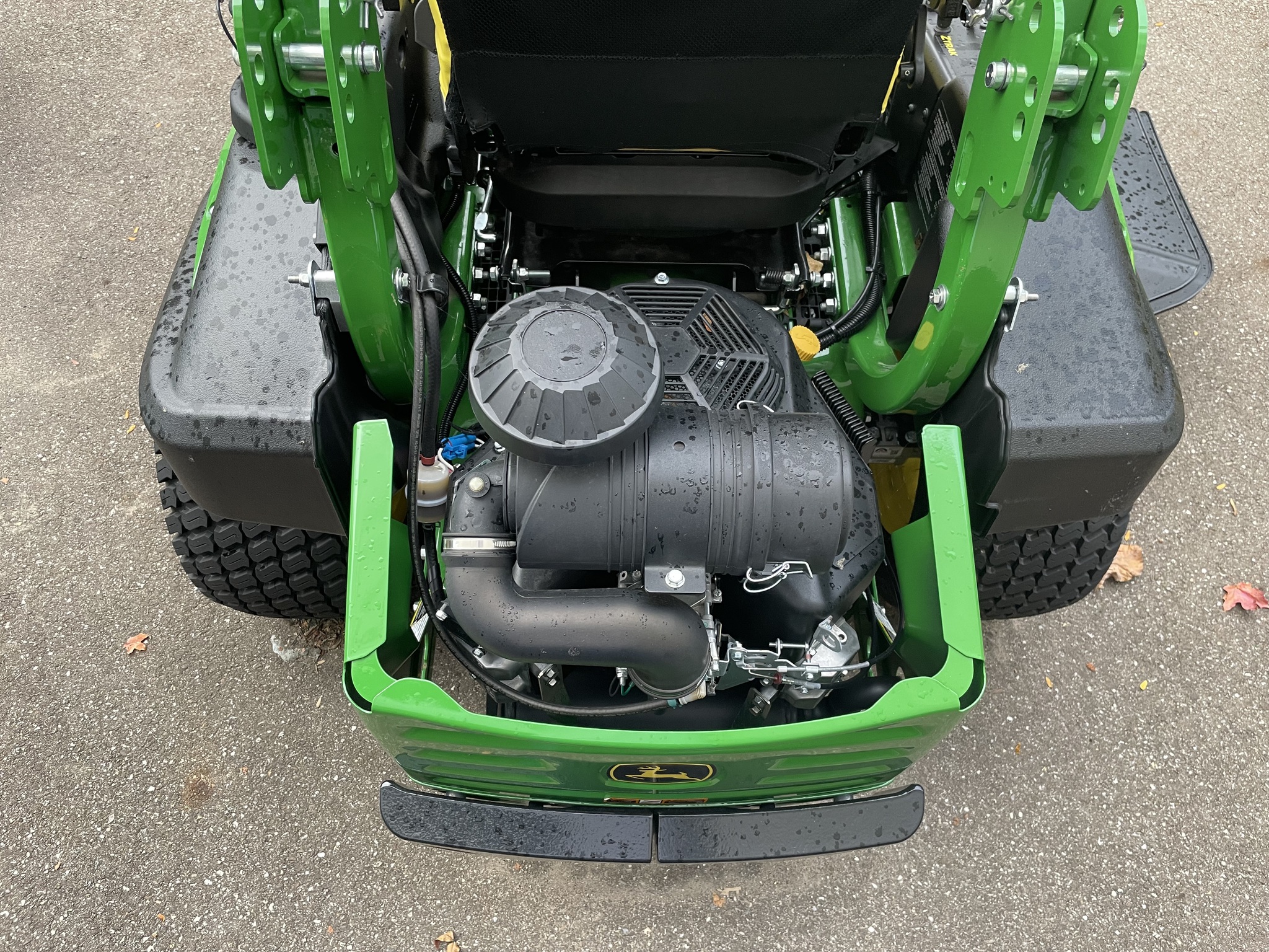 2025 John Deere Z930M Image 3