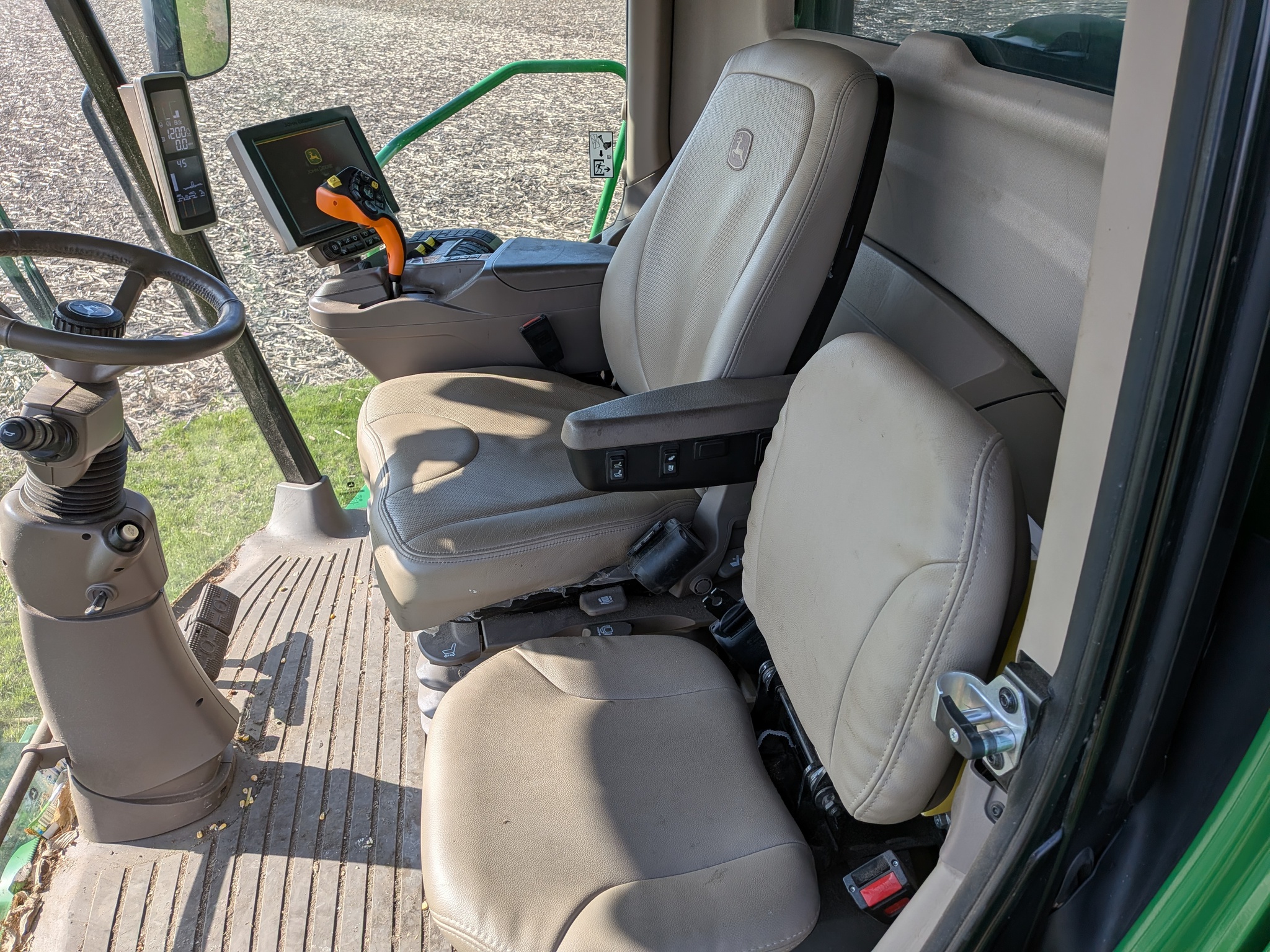  2023 John Deere S780 at Heritage Tractor in Galesburg, IL
