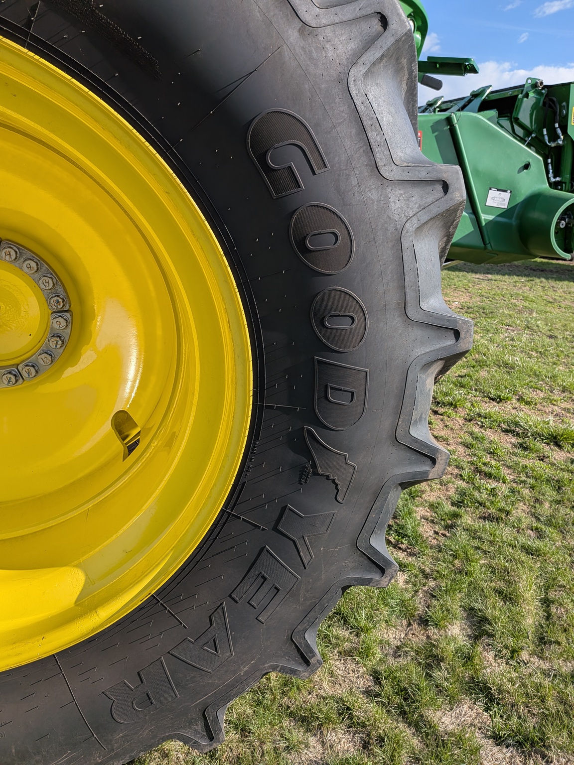  2023 John Deere S780 at Heritage Tractor in Galesburg, IL