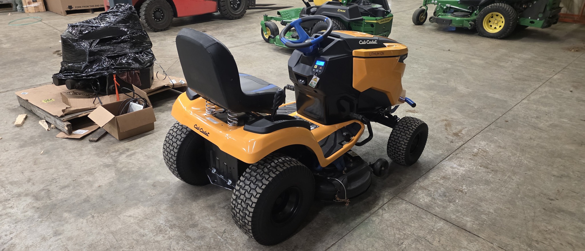 2019 Cub Cadet LT42e Image 4