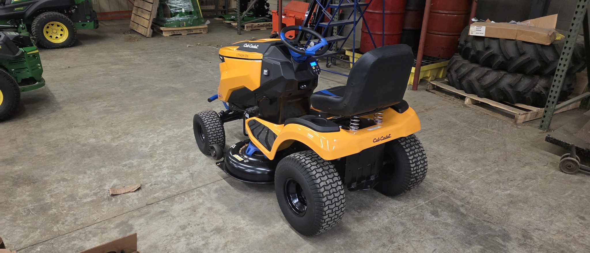 2019 Cub Cadet LT42e Image 5