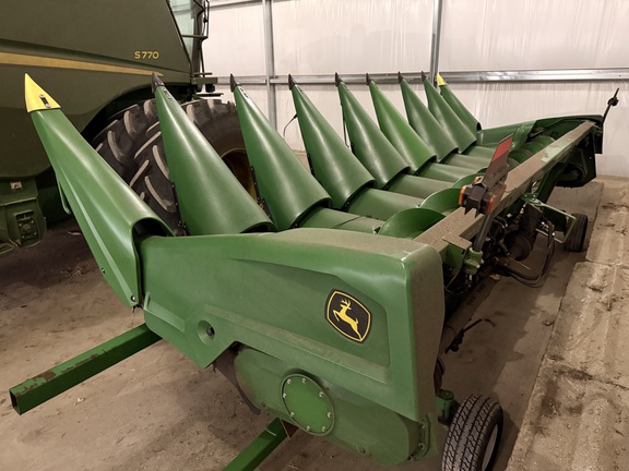 Photo of 2023 John Deere C8R