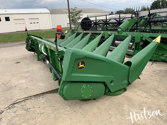 Photo of 2023 John Deere C8R
