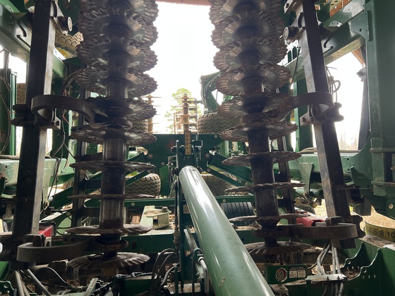 2019 John Deere 2660VT