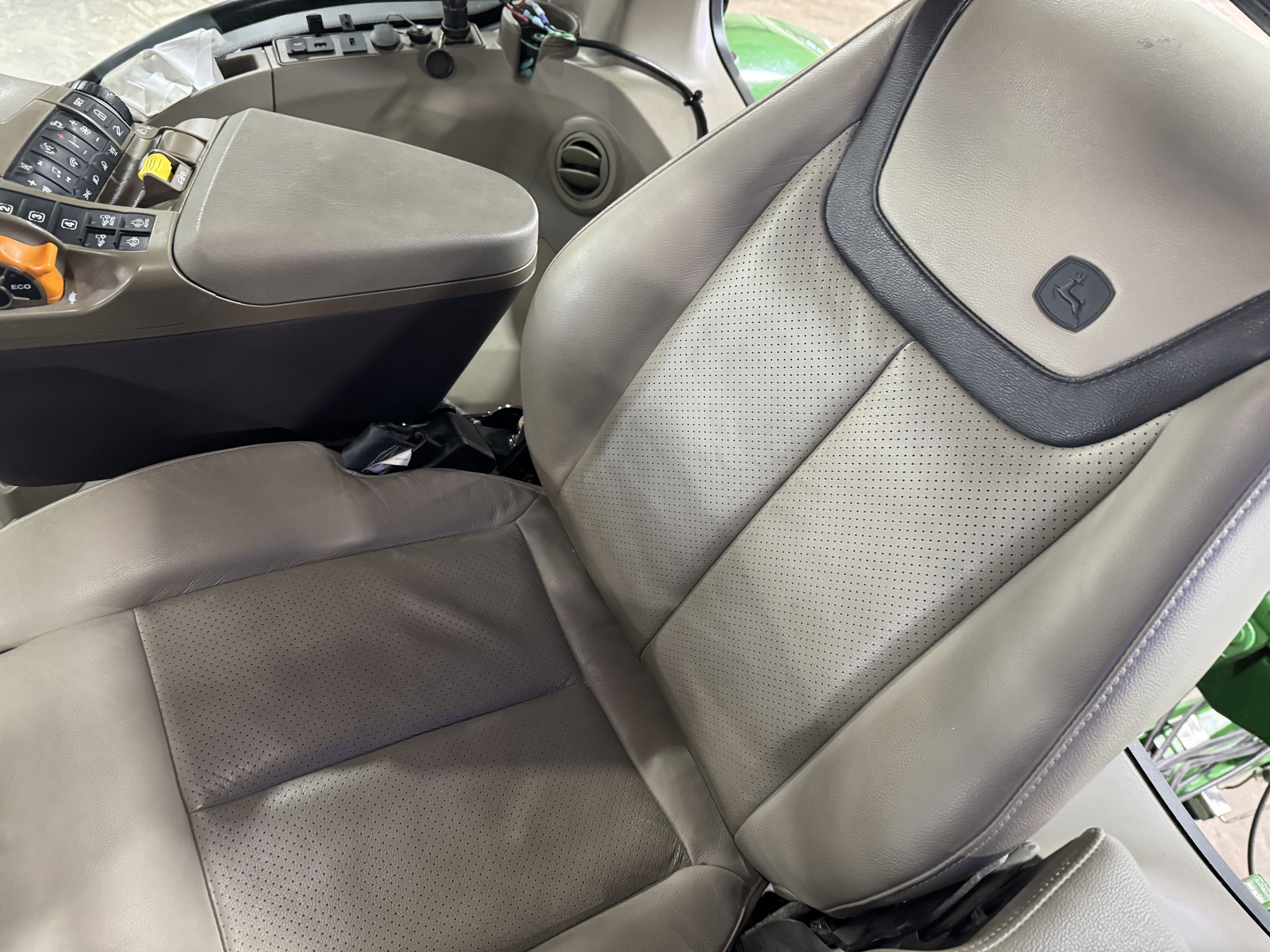 2024 John Deere 8R 340 Image 17