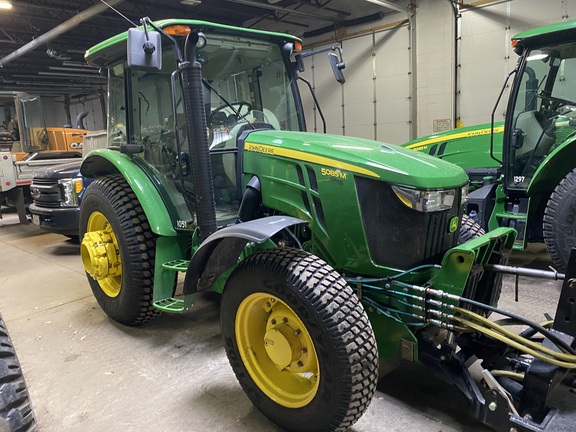 2016 John Deere 5085M - Photo9