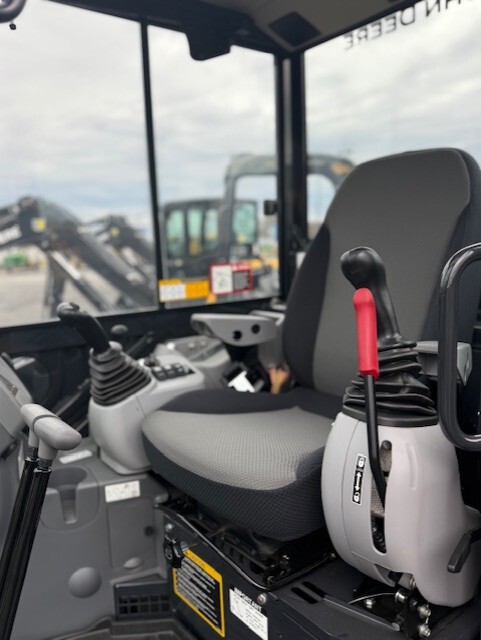 2025 John Deere 60 P Image 5