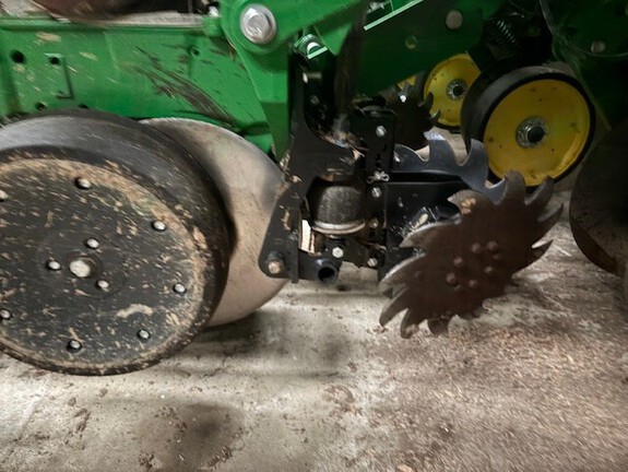 2024 John-Deere 1775NT