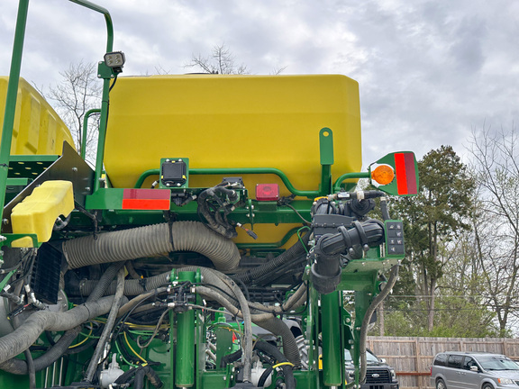 2024 John-Deere 1775NT