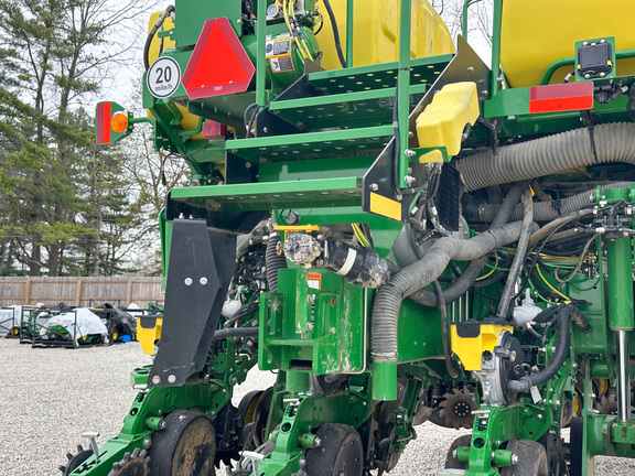 2024 John-Deere 1775NT