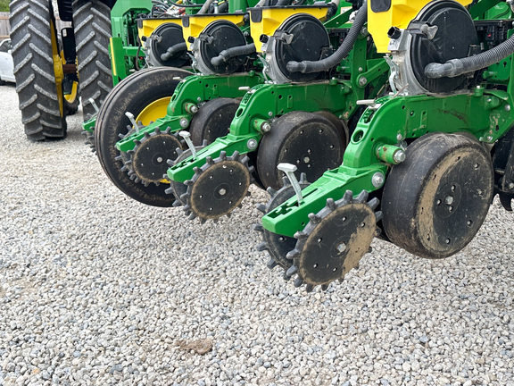 2024 John-Deere 1775NT