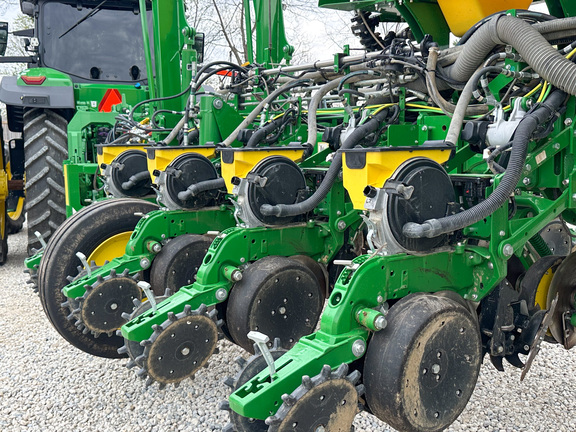 2024 John-Deere 1775NT