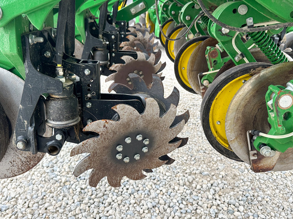 2024 John-Deere 1775NT