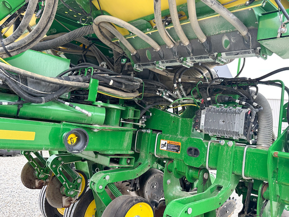 2024 John-Deere 1775NT