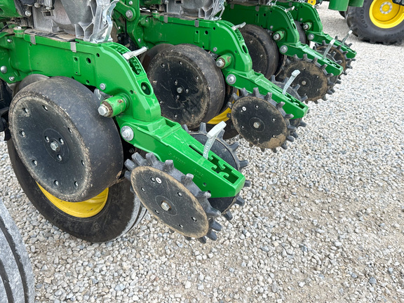 2024 John-Deere 1775NT