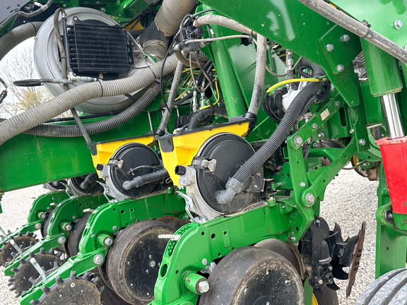 2024 John-Deere 1775NT