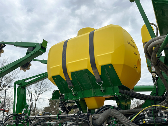 2024 John-Deere 1775NT