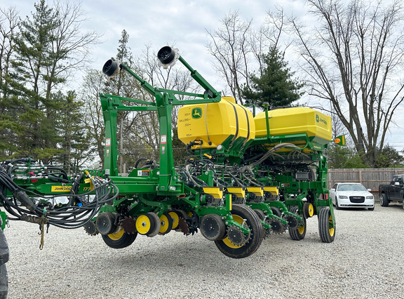 2024 John-Deere 1775NT