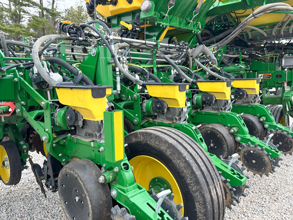 2024 John-Deere 1775NT