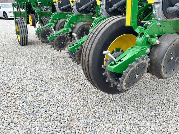 2024 John-Deere 1775NT