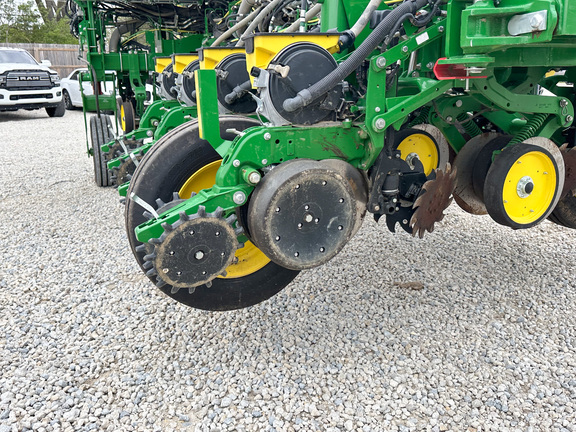 2024 John-Deere 1775NT