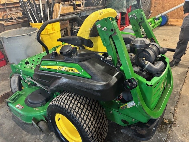 Used 2013 John Deere Z930M Zero Turn Mowers at Koenig Equipment in Greensburg, IN - PhotoXL2