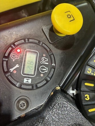 Used 2013 John Deere Z930M Zero Turn Mowers at Koenig Equipment in Greensburg, IN - Photo3