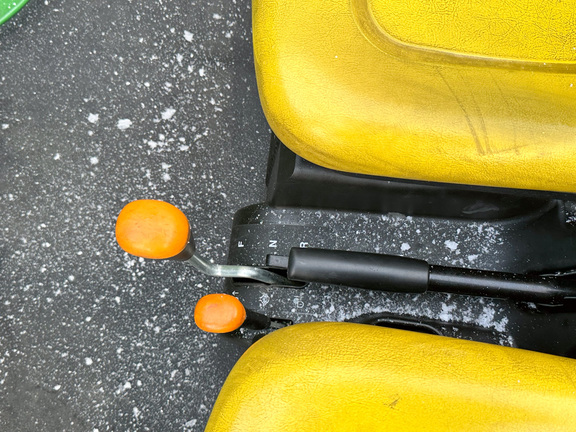 2024 John-Deere TX 4X2