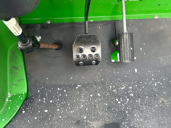 2024 John-Deere TX 4X2