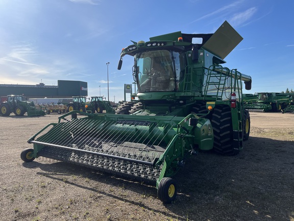 Photo of a 2018 John Deere S780