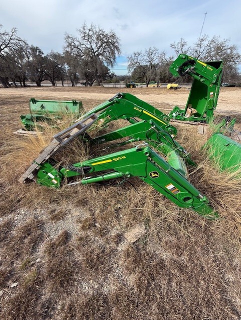 2022 John Deere 520M Image 1