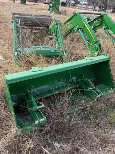 2022 John Deere 520M Image 6