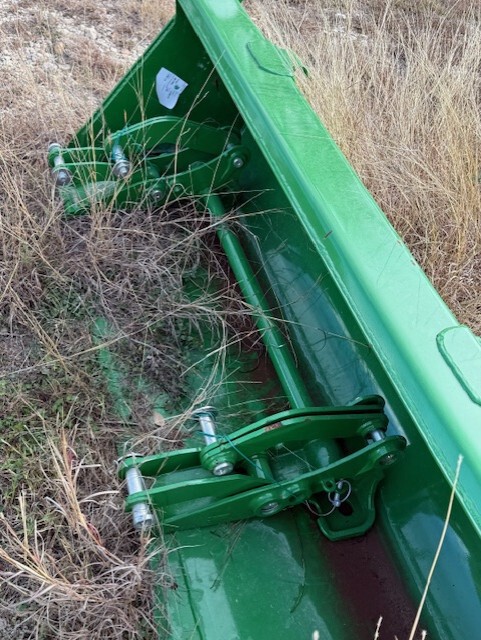 2022 John Deere 520M Image 2