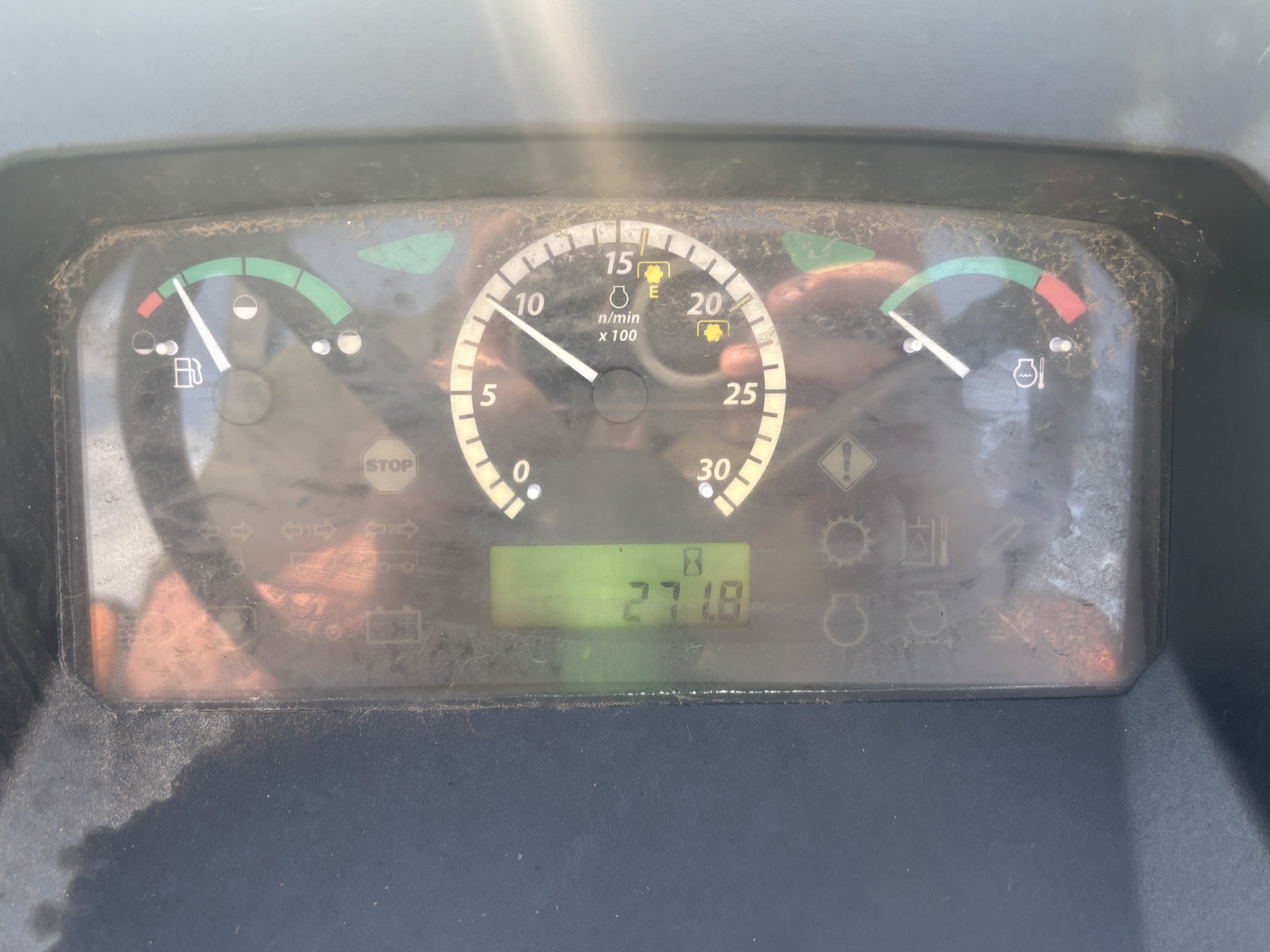 2021 John Deere 5045E Image 12