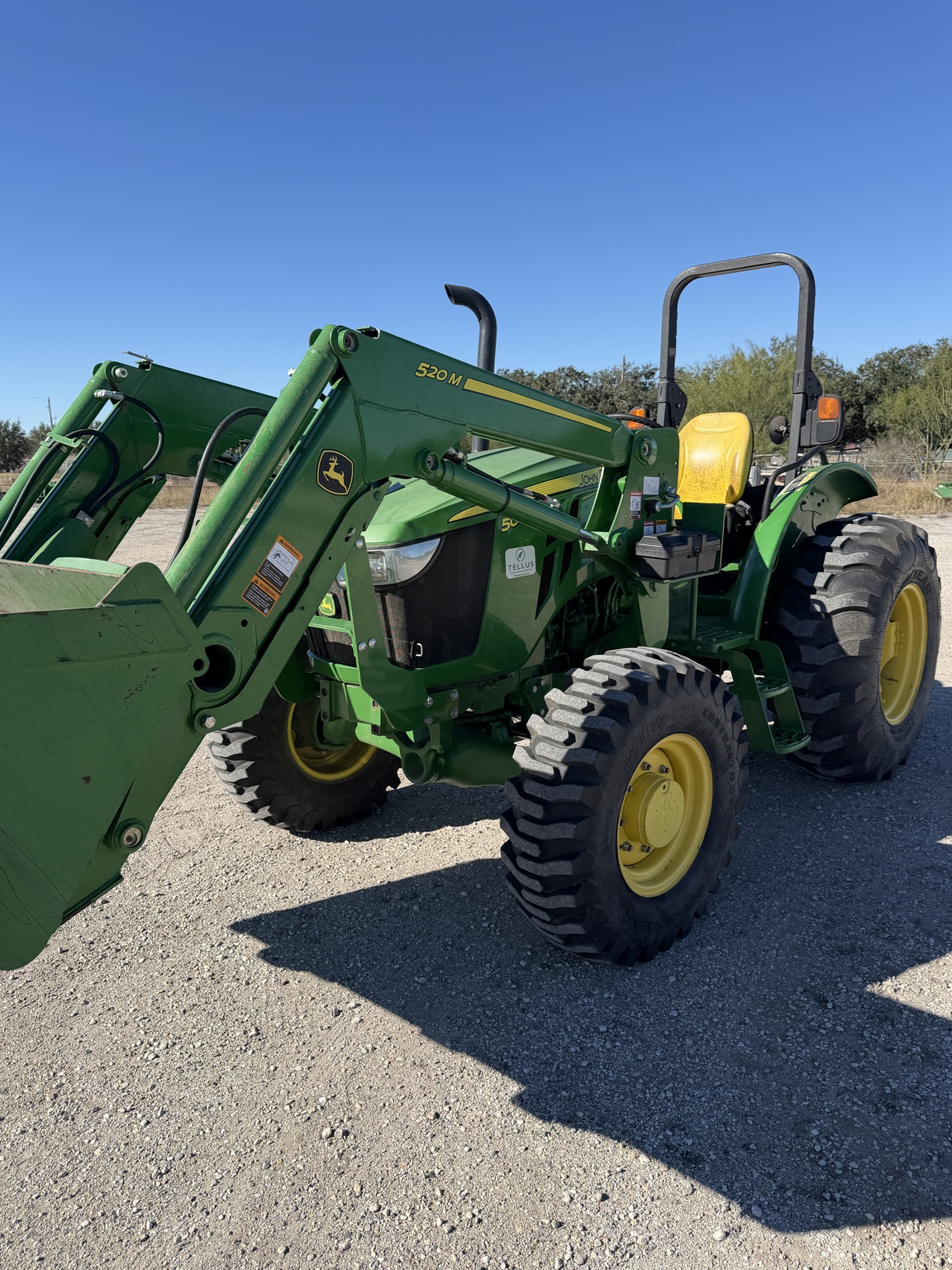 2021 John Deere 5045E Image 9
