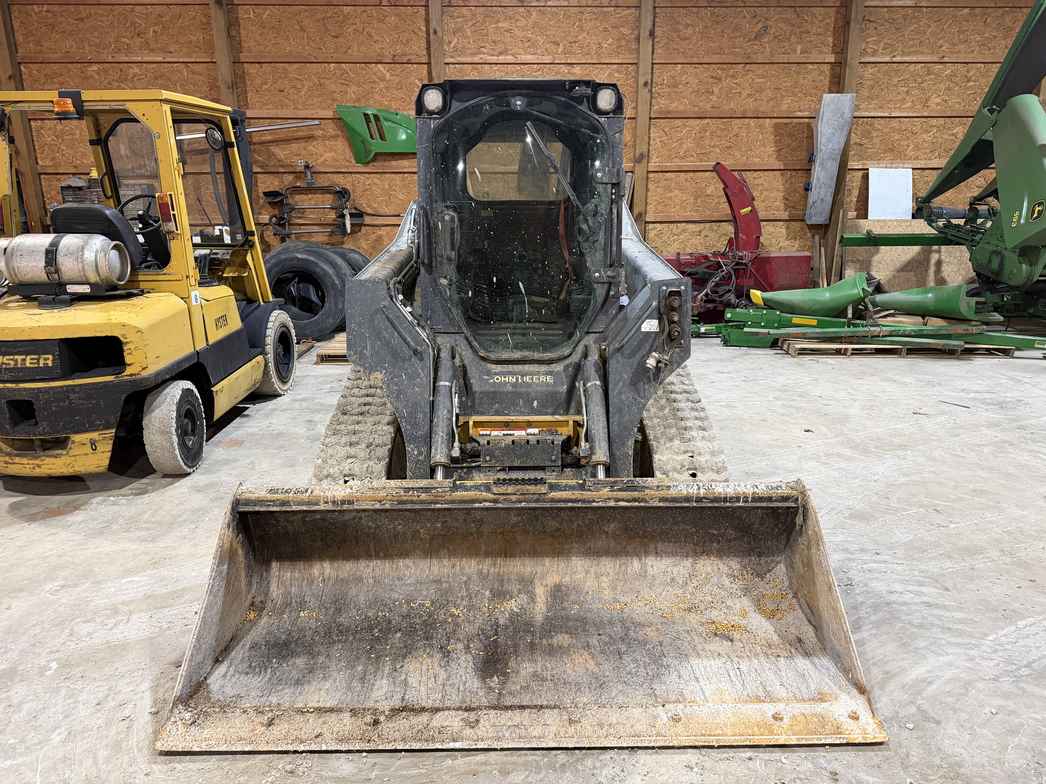 2017 John Deere 323E Image 3